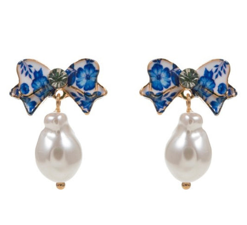 Bow pearl post earrings