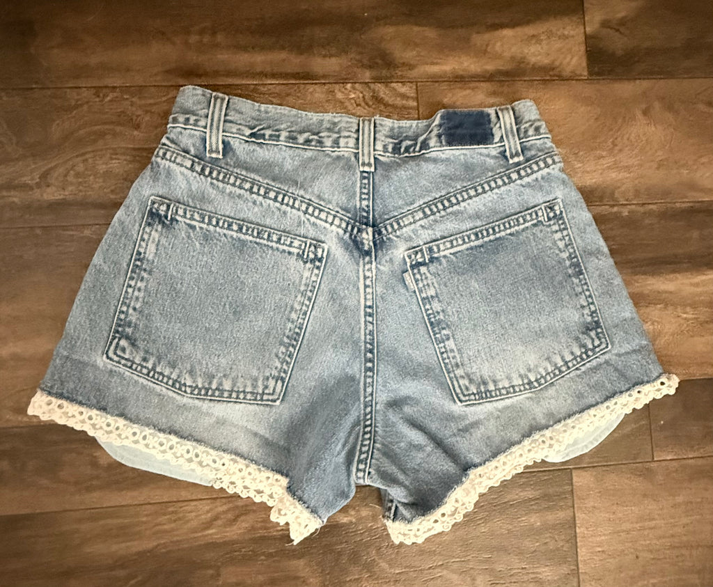 SKYLER Y2K VINTAGE LEVI'S SHORTS