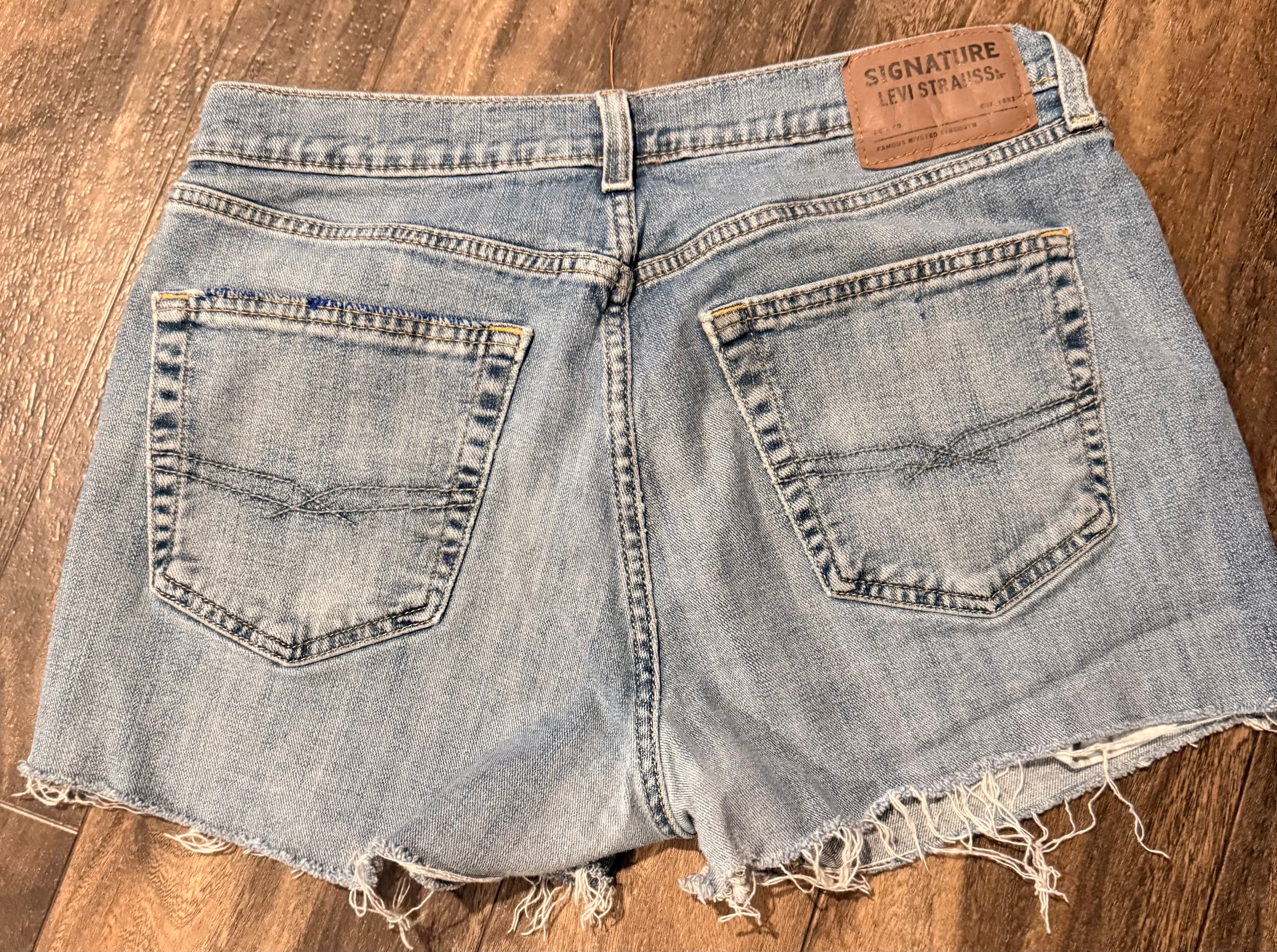 Blanche upcycled Levi-Strauss Signature shorts