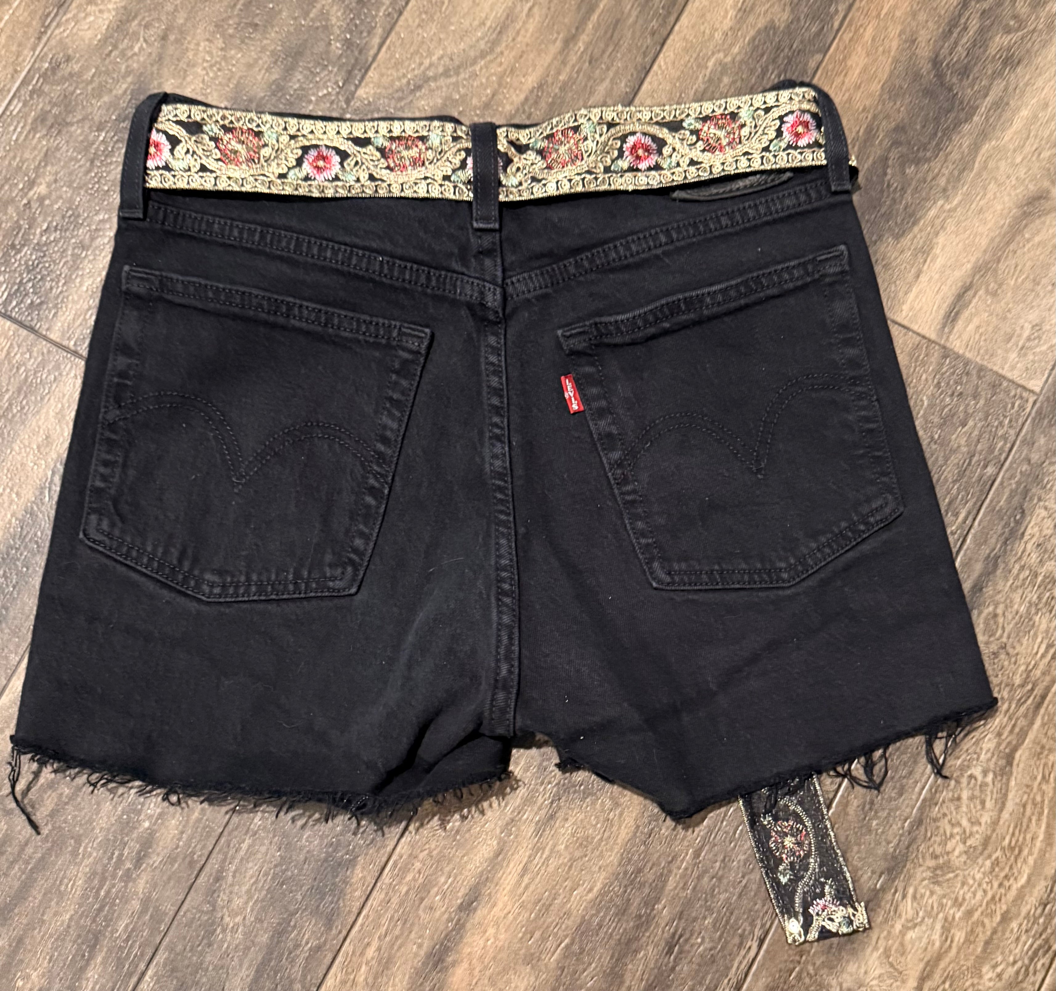 Karli upcycled Levi's Premium shorts